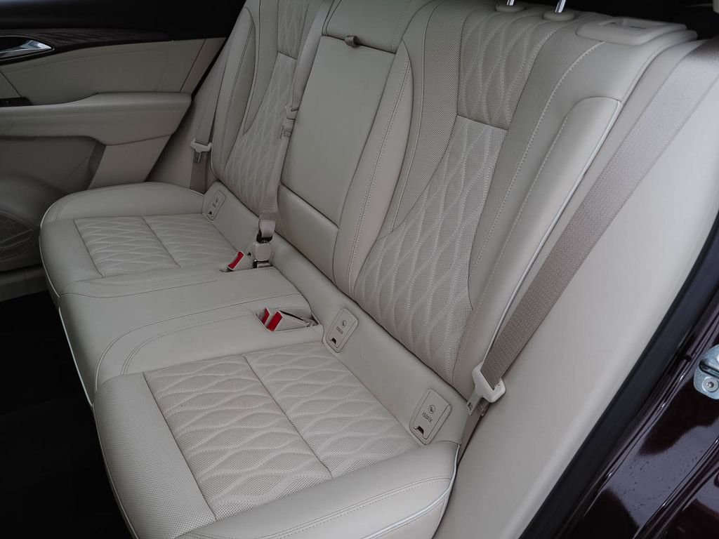 Used 2023 Buick Envision Avenir image 22