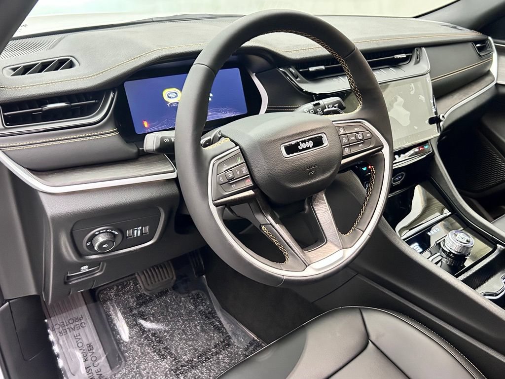 New 2026 Jeep Grand Cherokee Limited AWD/4WD image 11