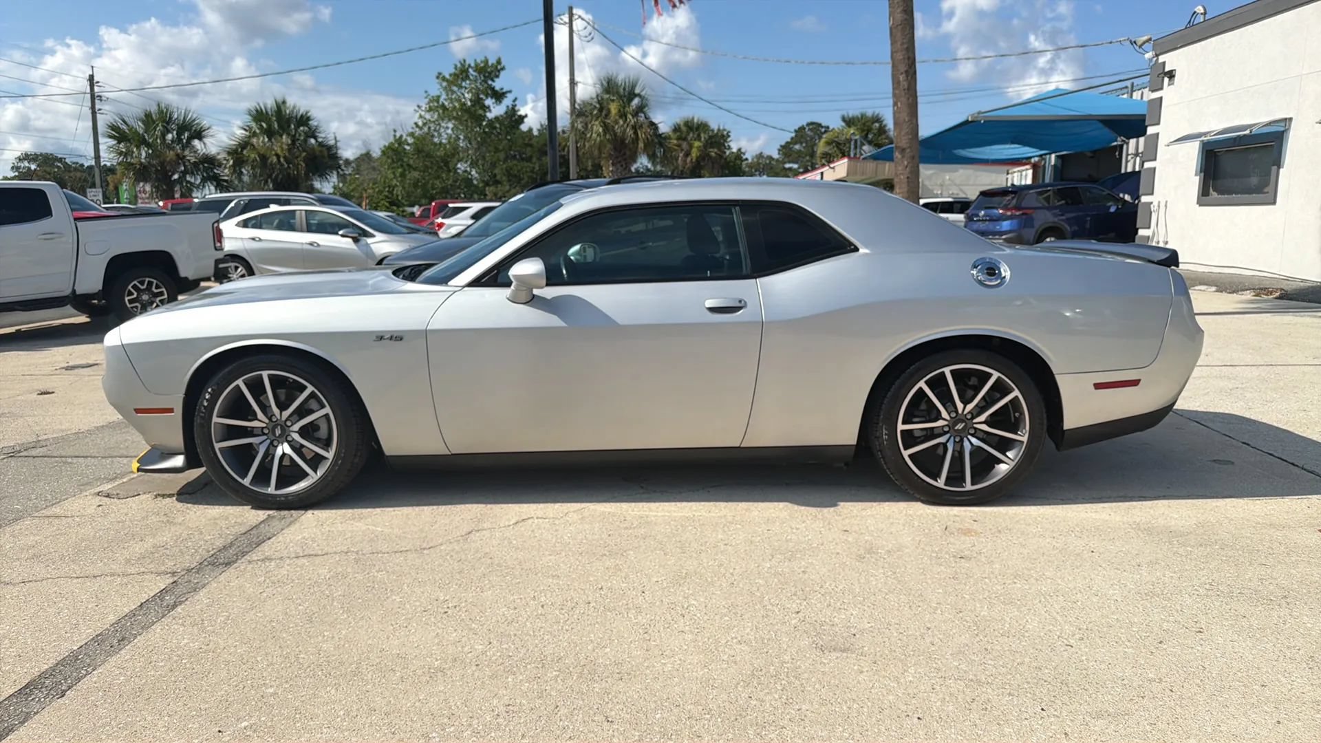 Used 2023 Dodge Challenger R/T RWD image 2