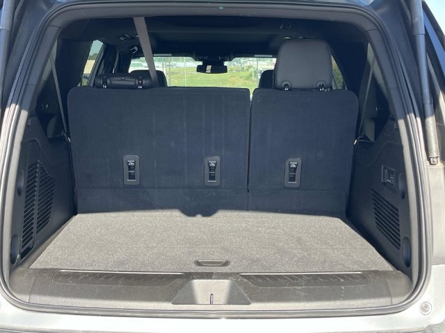Certified 2025 Chevrolet Suburban LT w/ Comfort Package AWD/4WD image 21