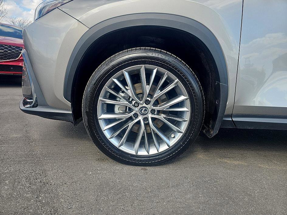 Used 2022 Lexus NX 350h NX 350h Premium image 10