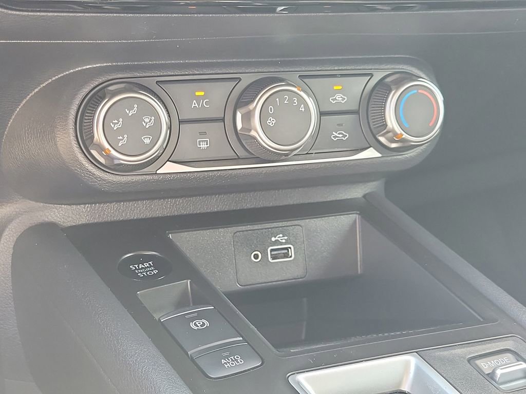 Certified 2025 Nissan Kicks S image 35