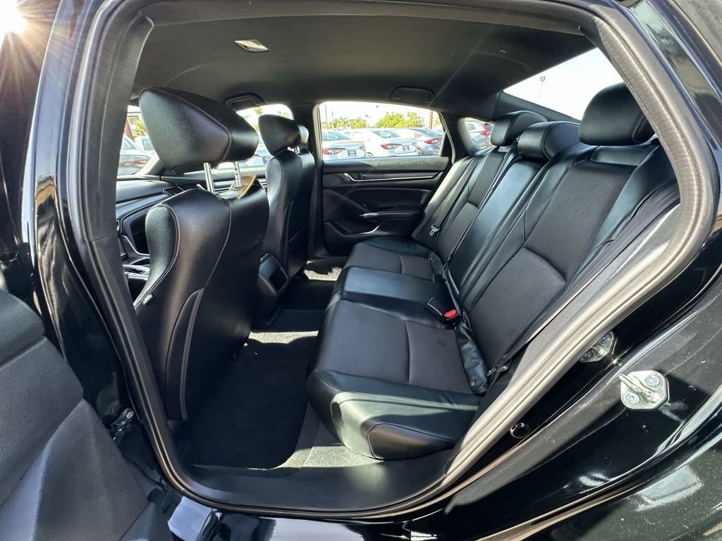 Used 2018 Honda Accord Sport image 30