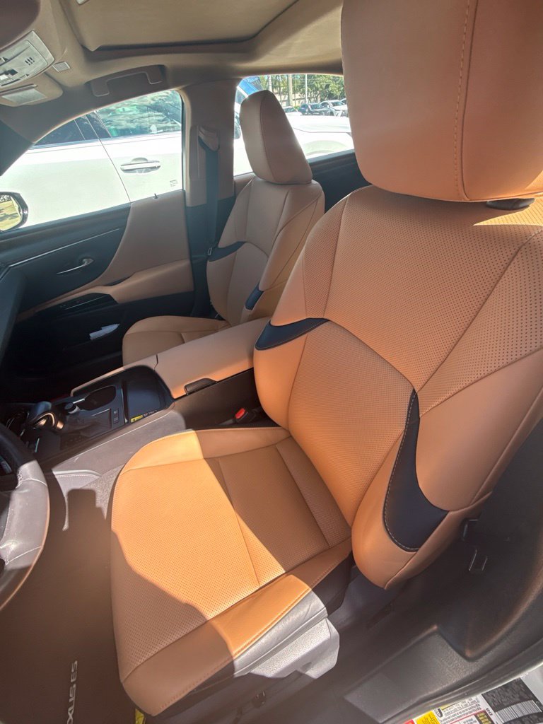 Certified 2025 Lexus ES 300h w/ Premium Package FWD image 4