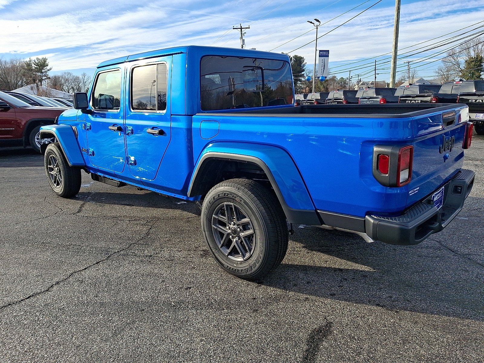 New 2026 Jeep Gladiator Sport AWD/4WD image 4