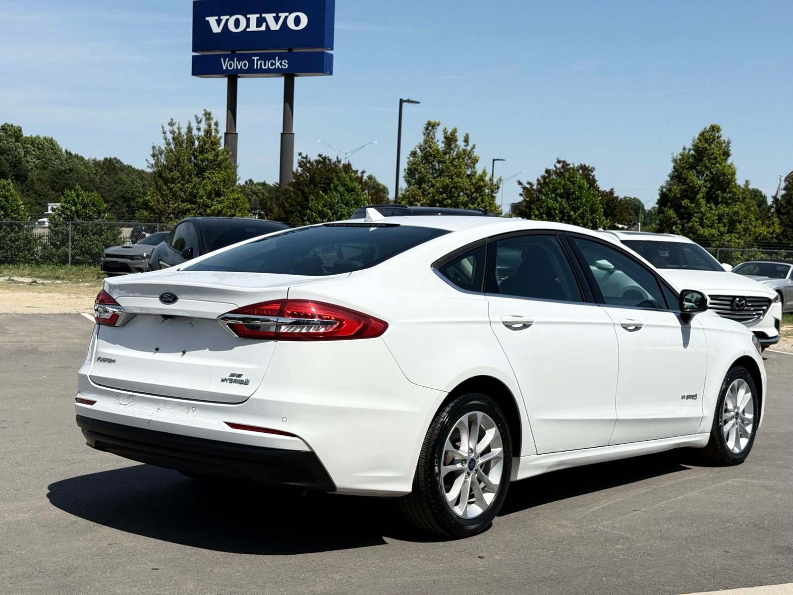 Used 2019 Ford Fusion SE FWD image 7