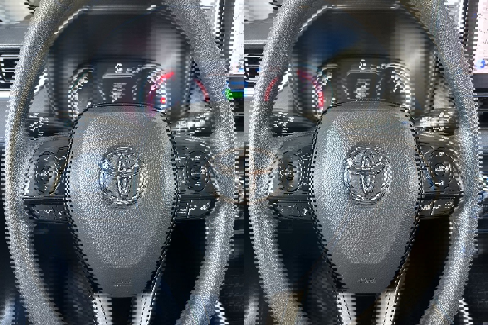 Used 2023 Toyota RAV4 XLE image 25