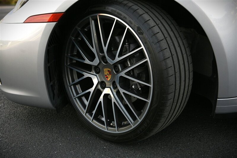 Used 2024 Porsche 911 Carrera w/ Premium Package RWD image 4