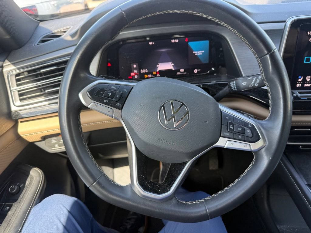 Used 2024 Volkswagen Atlas Cross Sport SE w/ Panoramic Sunroof Package FWD image 12