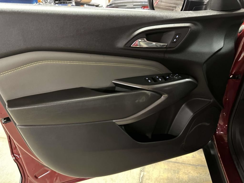 Certified 2024 Chevrolet Trax ACTIV w/ Sunroof Package FWD image 17