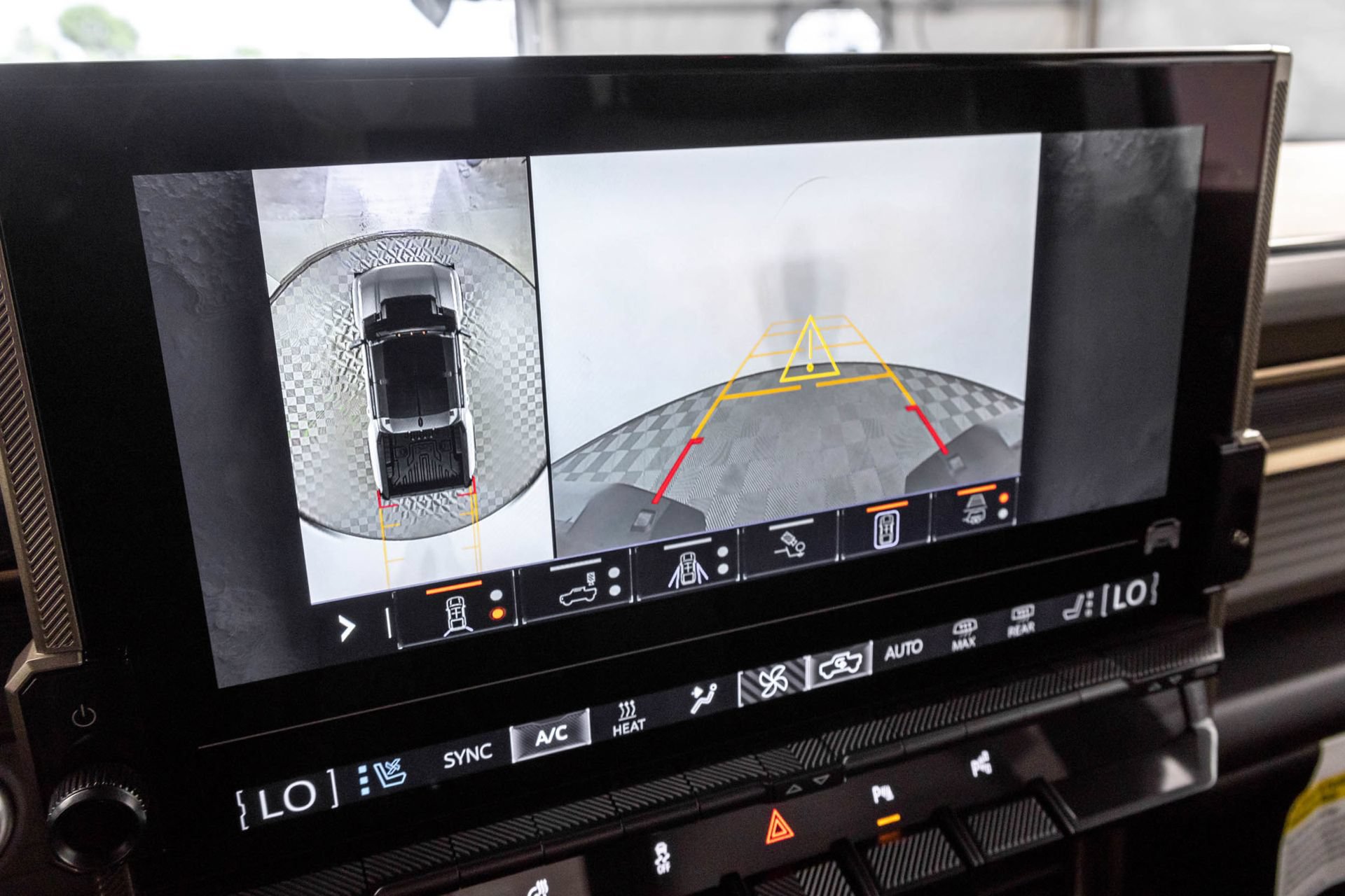 Used 2025 GMC Hummer EV 2X AWD/4WD image 11
