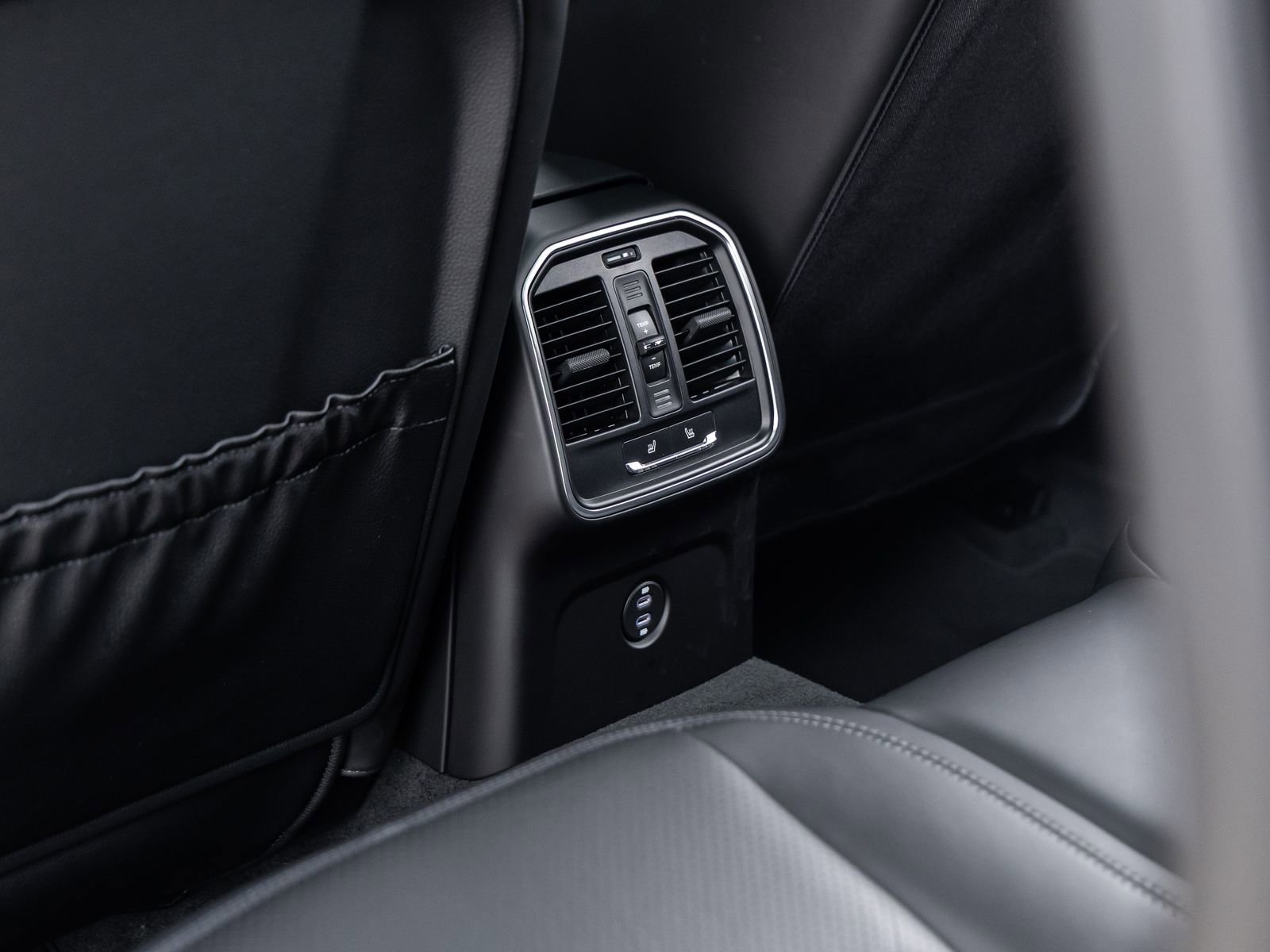 Certified 2022 Porsche Macan S image 38