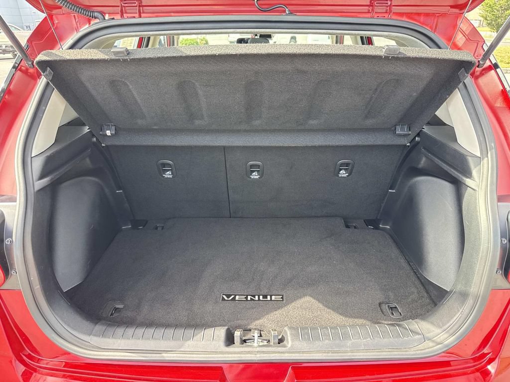 Used 2023 Hyundai Venue SEL w/ Cargo Package FWD image 21
