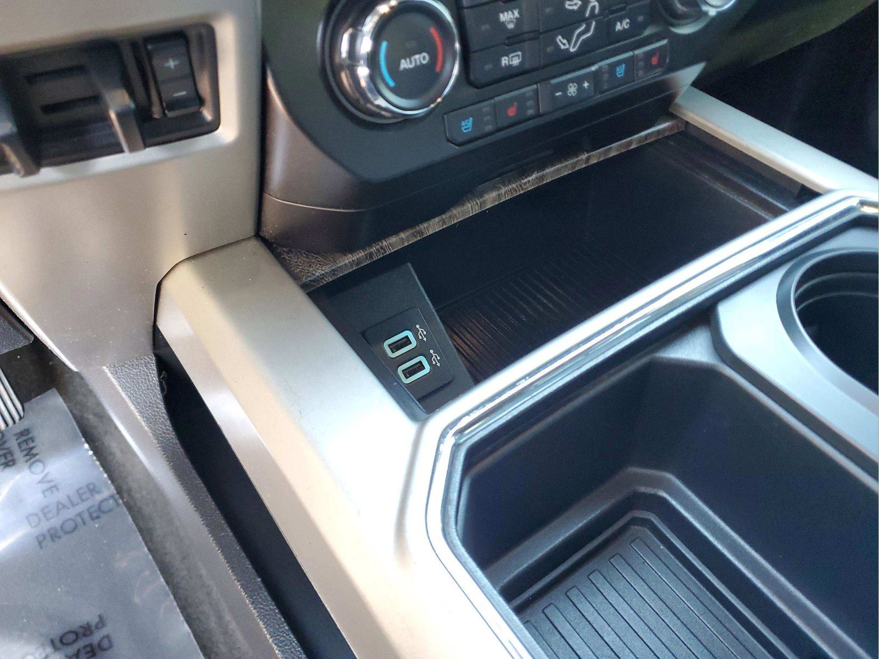 Used 2017 Ford F350 Lariat w/ Lariat Value Package image 19