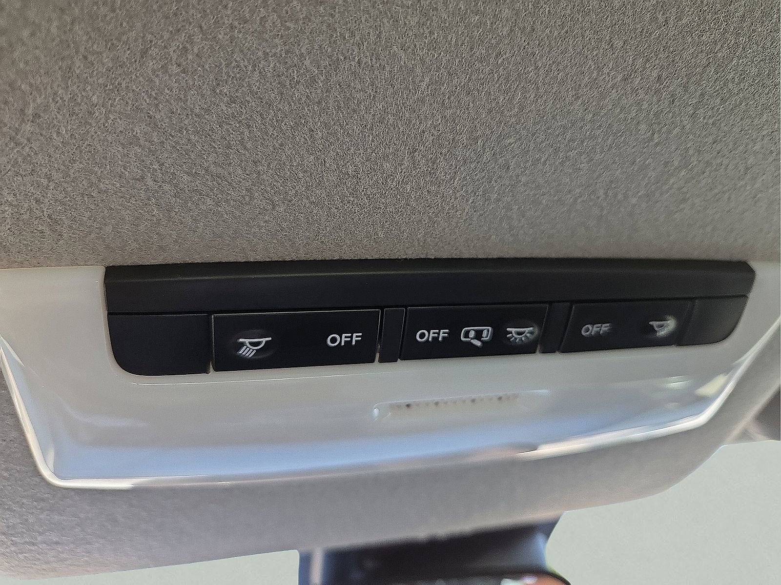 Used 2025 Nissan Versa S w/ Trunk Package image 22