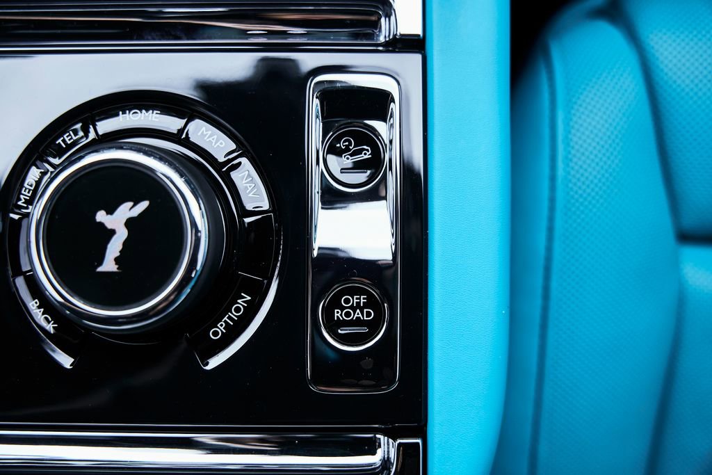 Used 2025 Rolls-Royce Cullinan Black Badge image 73