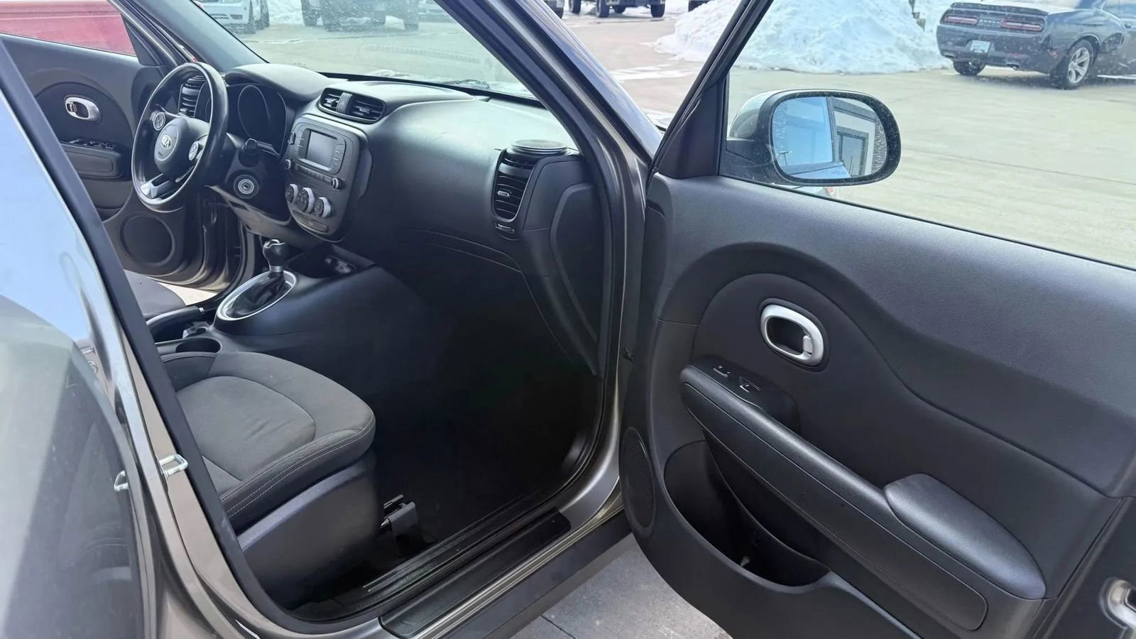 Used 2017 Kia Soul FWD image 22