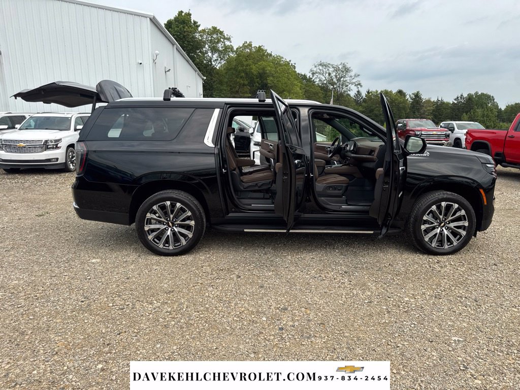 Used 2026 Chevrolet Suburban High Country w/ Sun And Tow Package AWD/4WD image 15
