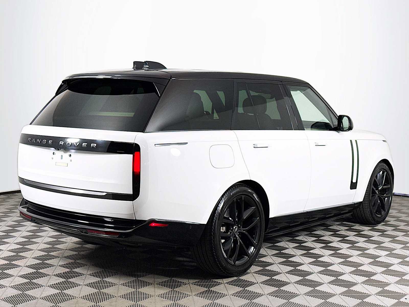 Certified 2024 Land Rover Range Rover SE AWD/4WD image 5