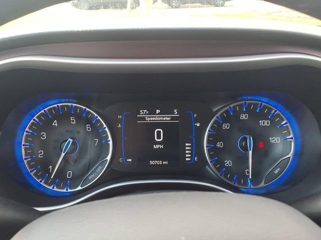 Certified 2020 Chrysler Pacifica Touring-L image 21