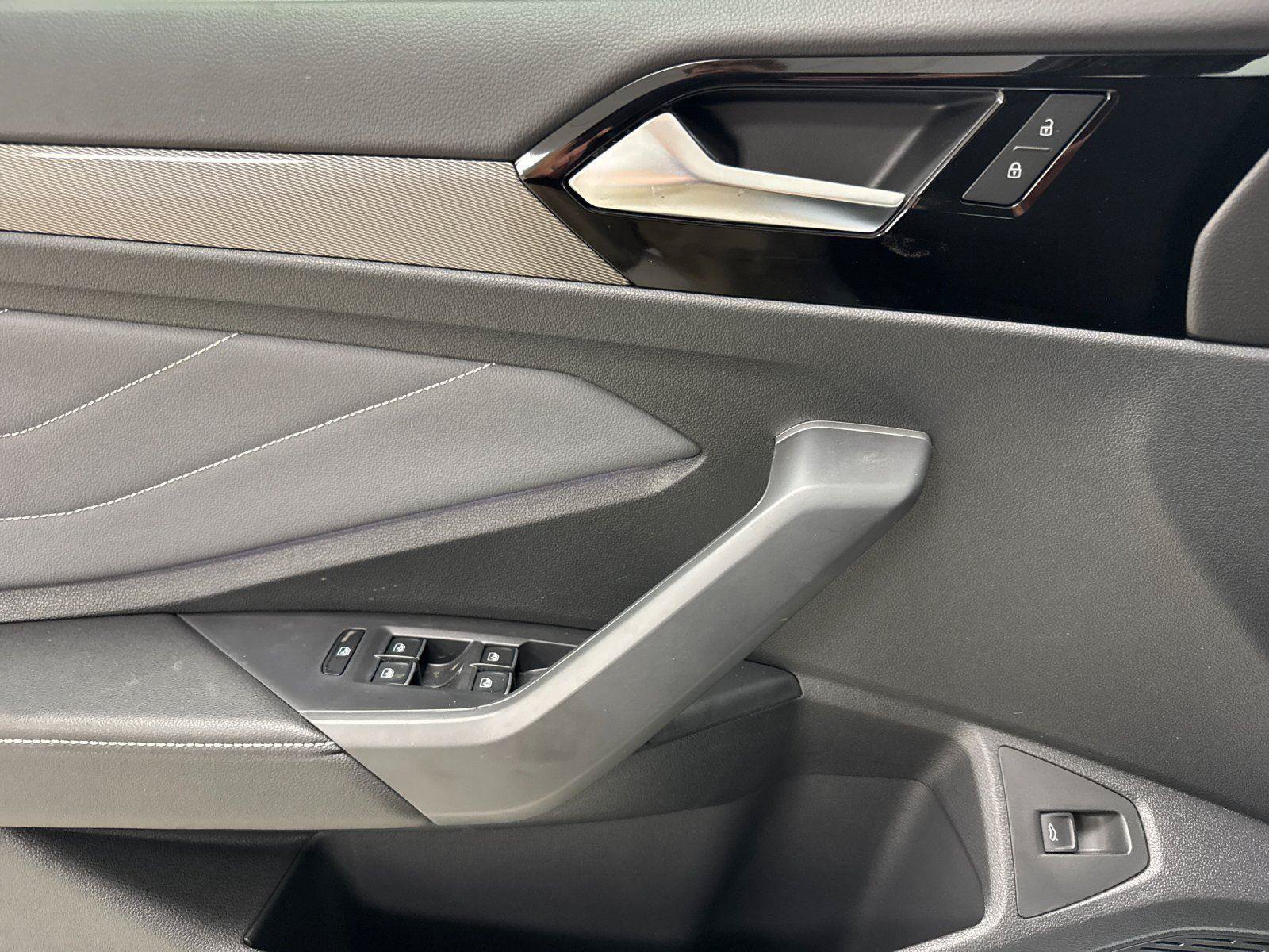 New 2026 Volkswagen Jetta SEL FWD image 10