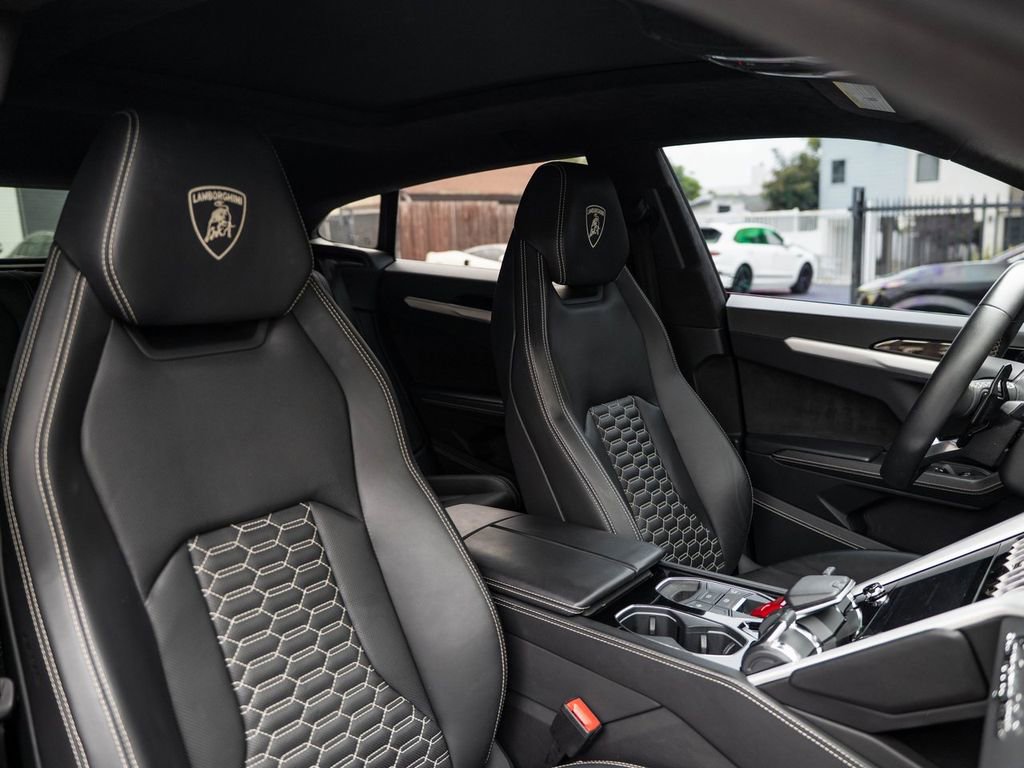 Used 2024 Lamborghini Urus S image 8
