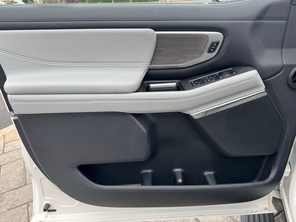 Used 2025 Ford Expedition Platinum w/ Platinum Ultimate Package image 24