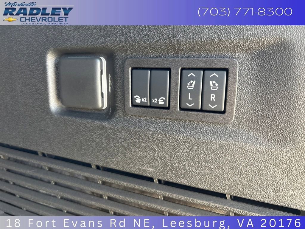 Used 2026 Chevrolet Suburban High Country AWD/4WD image 12