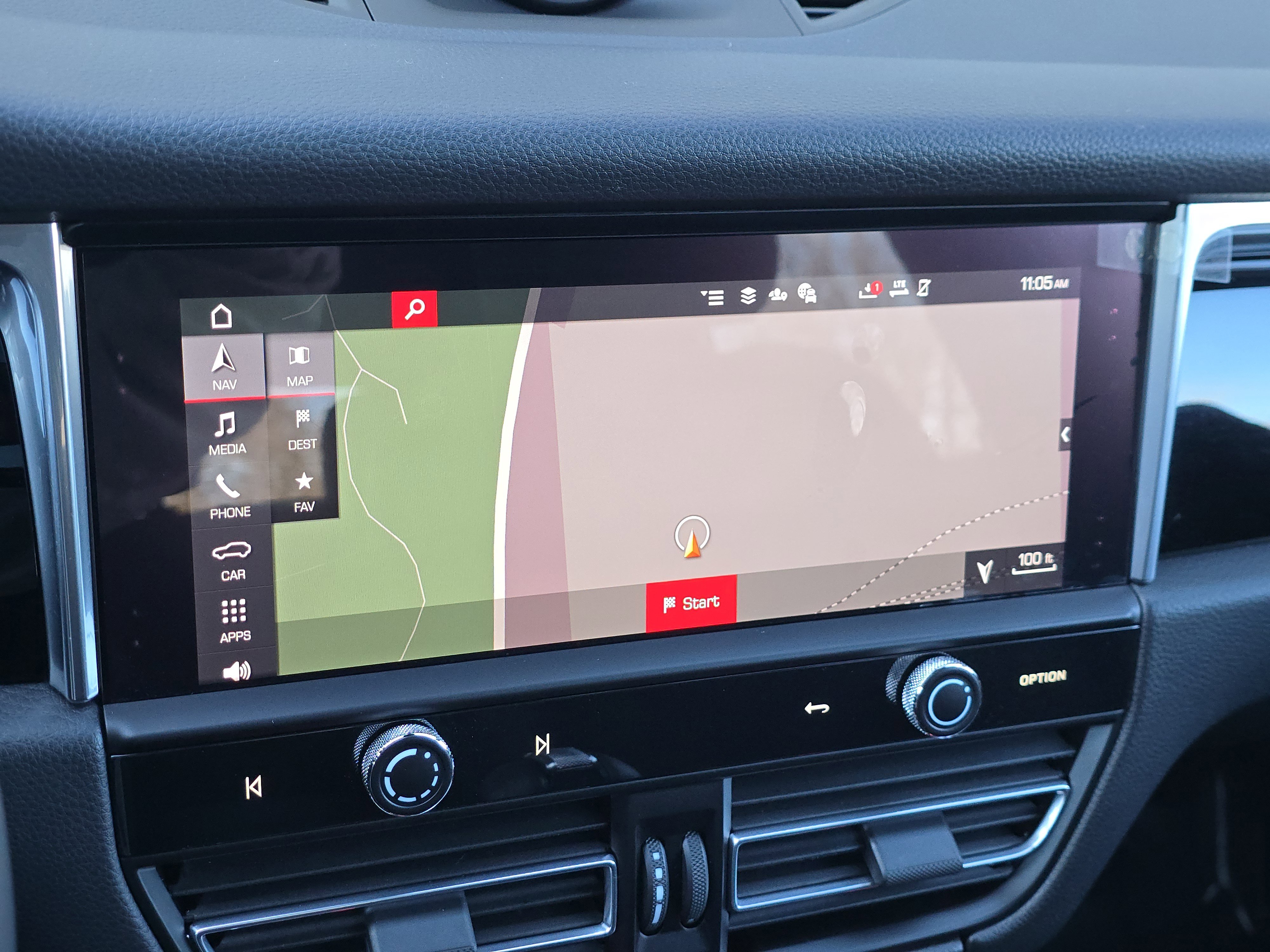 Certified 2025 Porsche Macan image 22