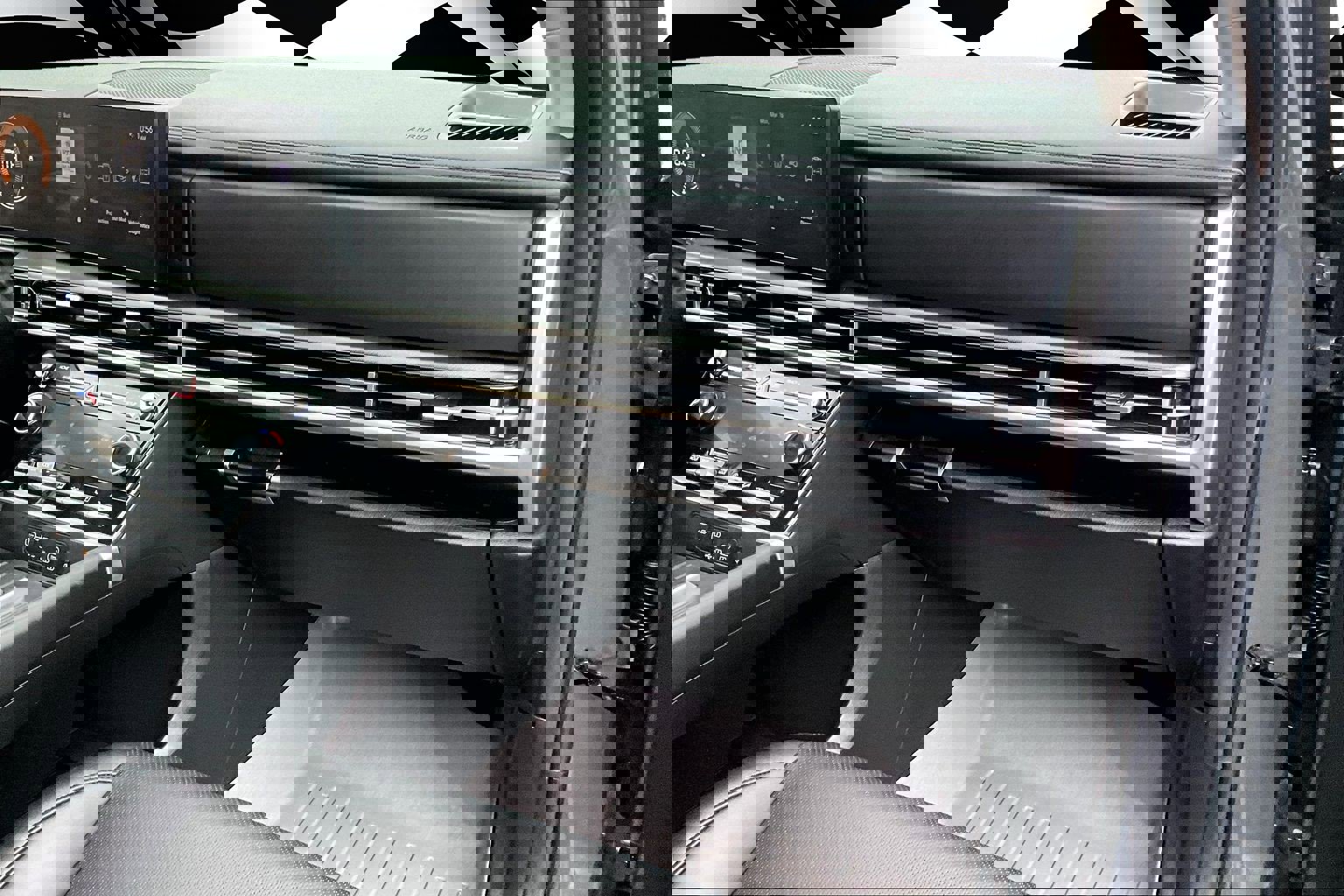 Used 2025 Hyundai Santa Fe SEL image 16