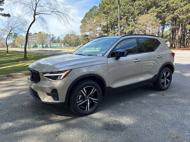 New 2026 Volvo XC40 B4 Core