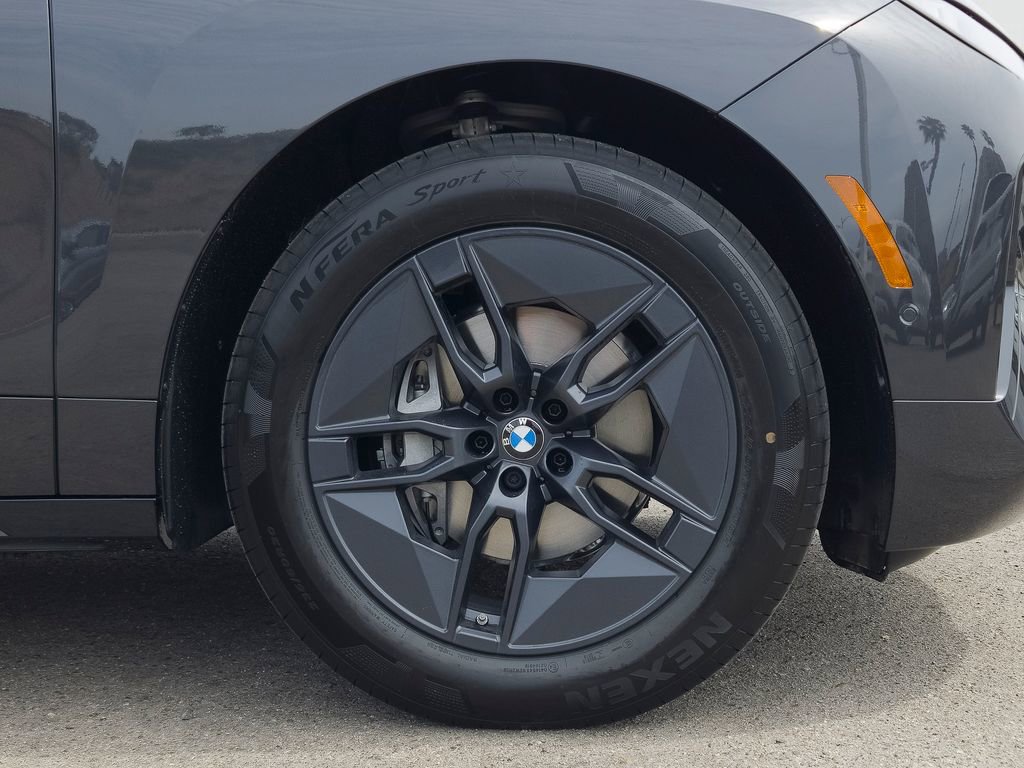 New 2026 BMW iX xDrive45 image 6