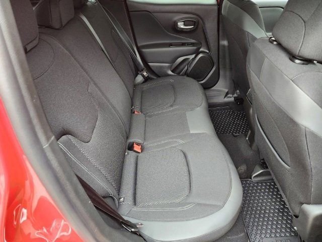 Used 2023 Jeep Renegade Latitude w/ Premium Group image 4