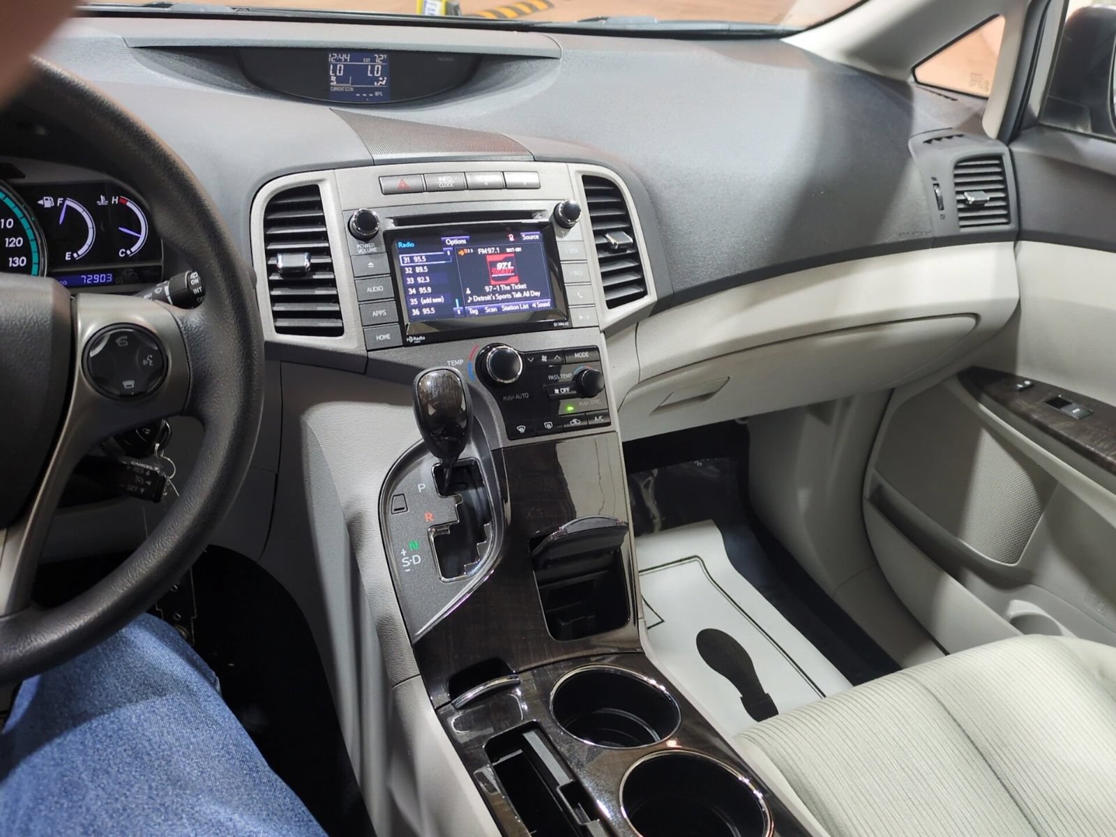 Used 2015 Toyota Venza LE FWD image 24