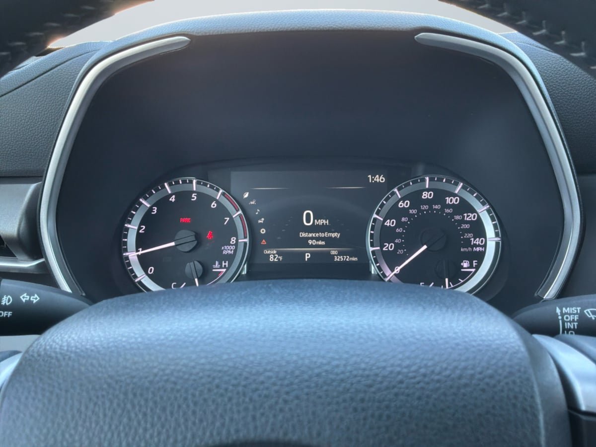 Used 2023 Toyota Highlander XLE FWD image 12