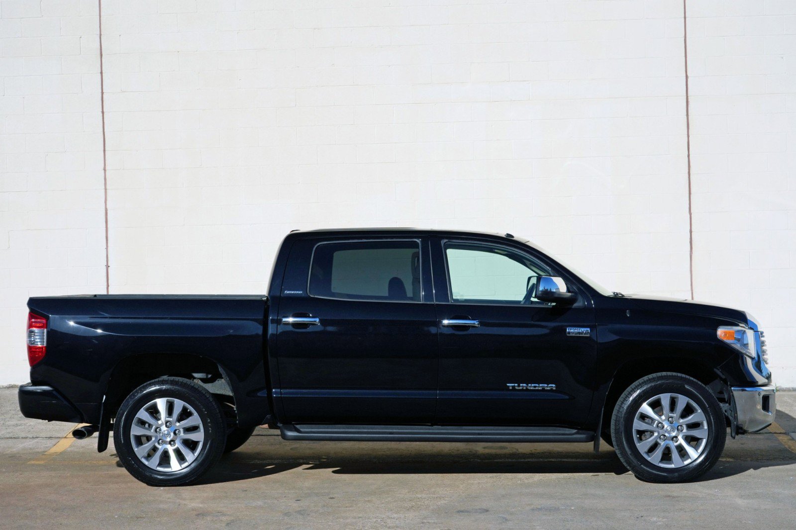 Used 2014 Toyota Tundra Limited w/ Limited Premium Package AWD/4WD image 50