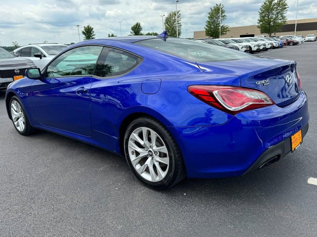 Used 2013 Hyundai Genesis 2.0T RWD image 5