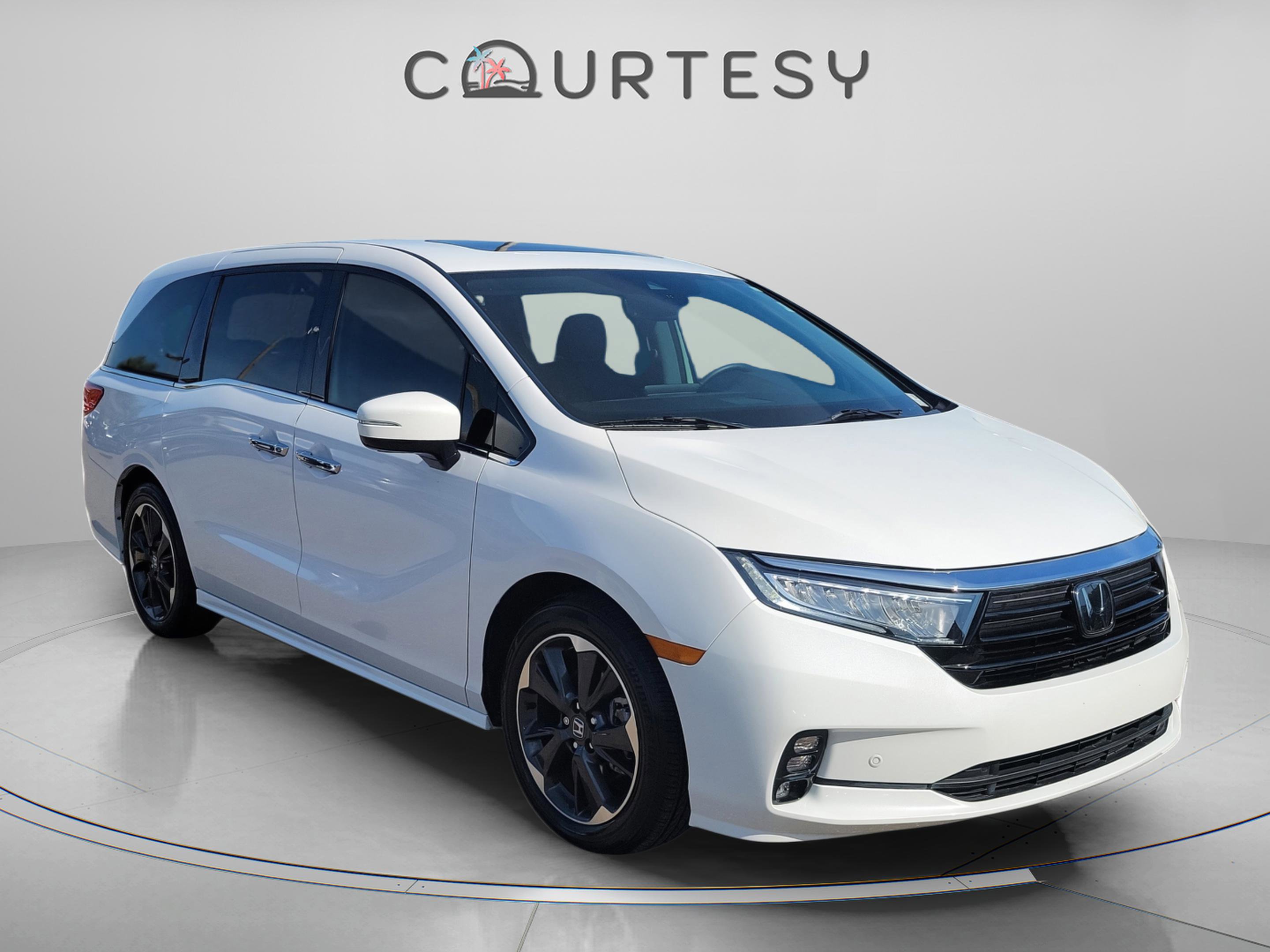 Used 2024 Honda Odyssey Elite image 4