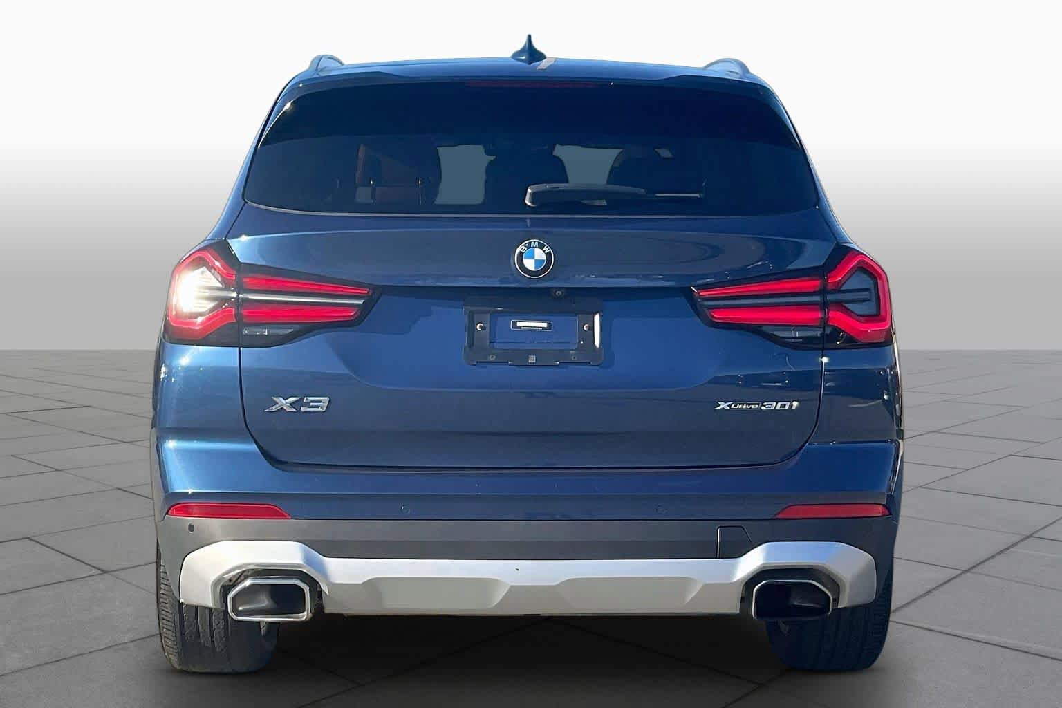 Used 2022 BMW X3 xDrive30i w/ Convenience Package AWD/4WD image 4
