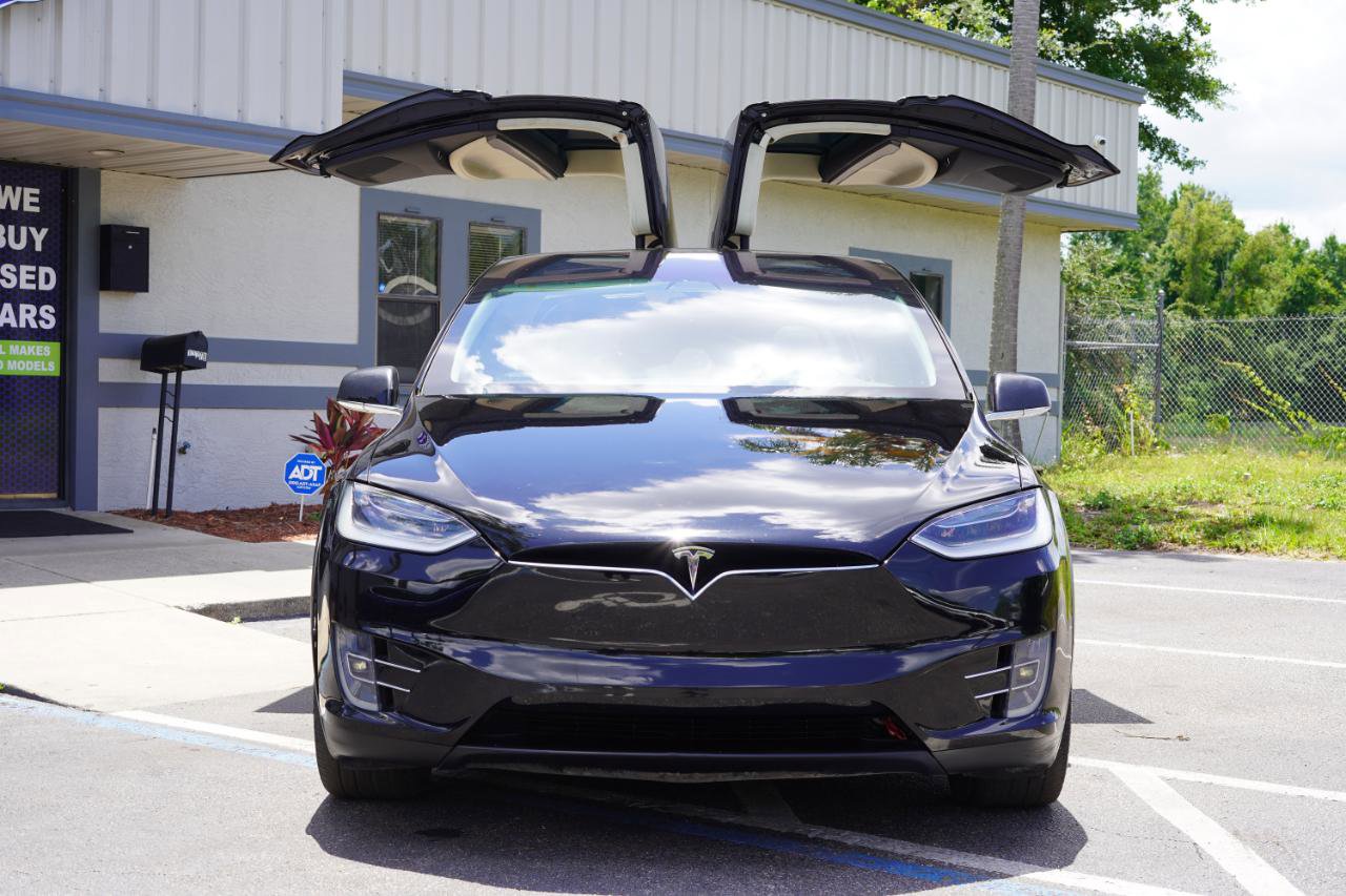 Used 2018 Tesla Model X 100D AWD/4WD image 2