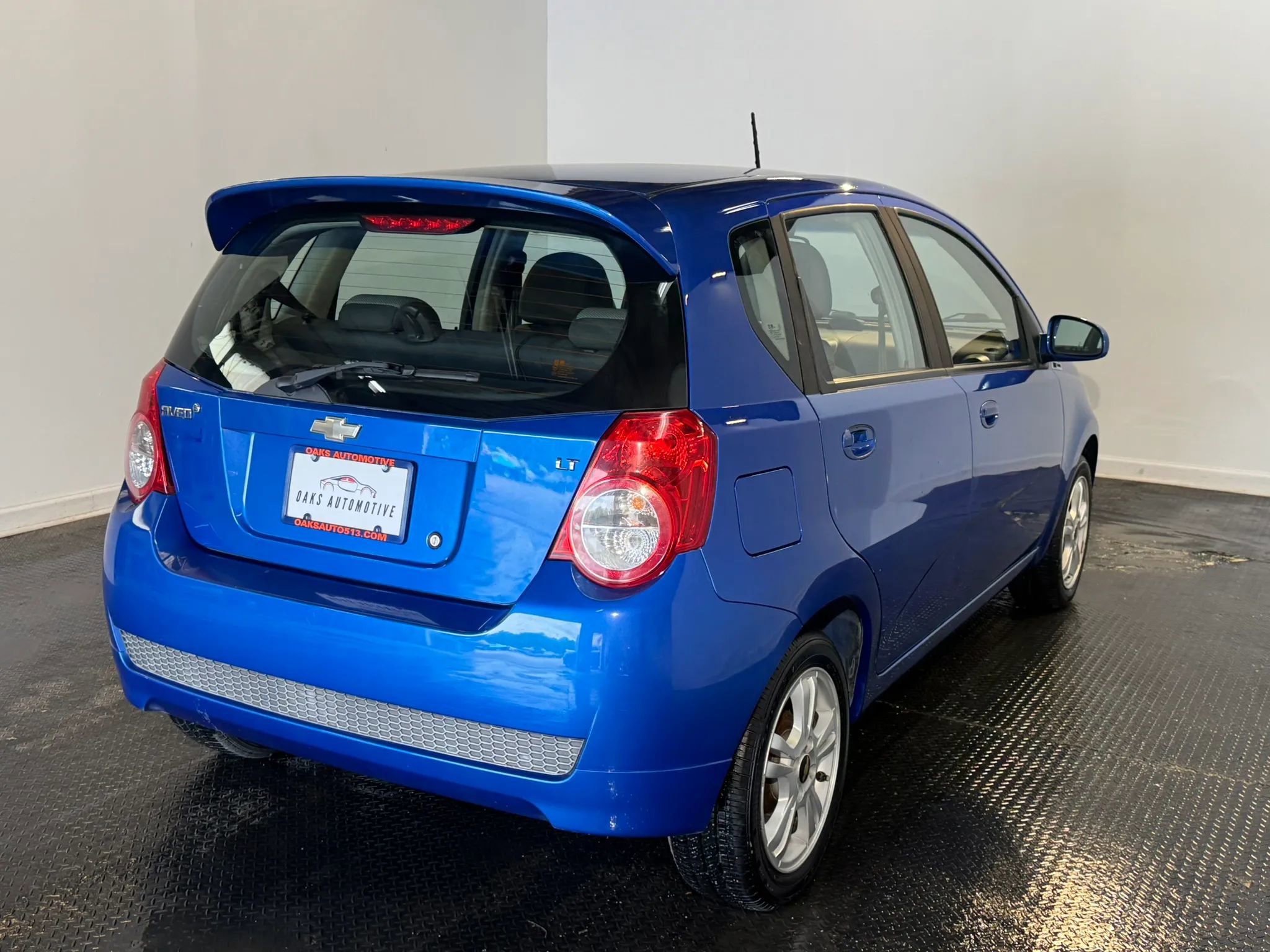 Used 2011 Chevrolet Aveo5 LT w/ Power and Convenience Package FWD image 4