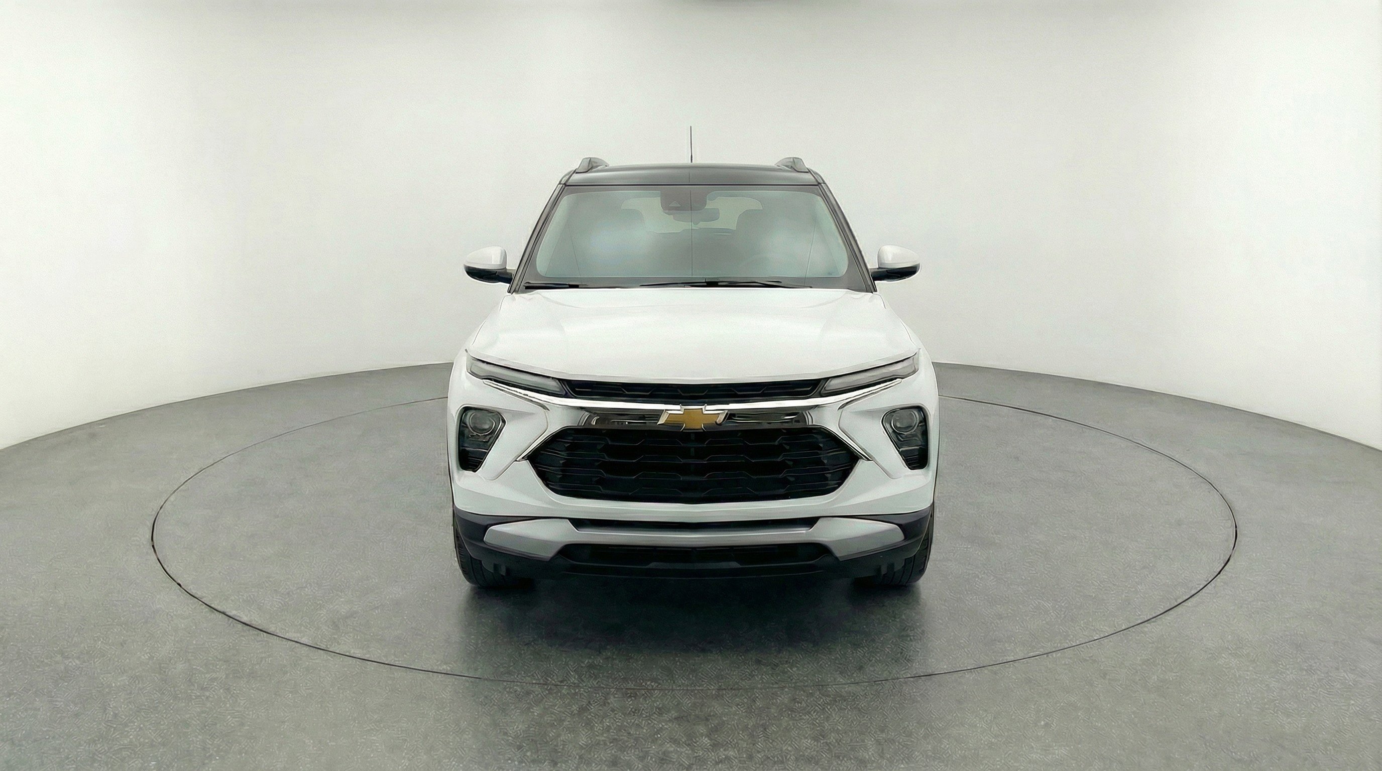 Used 2025 Chevrolet TrailBlazer LT image 2