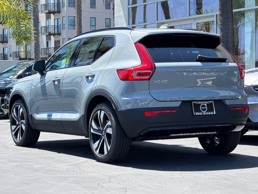 New 2026 Volvo XC40 B5 Plus w/ Climate Package AWD/4WD image 3