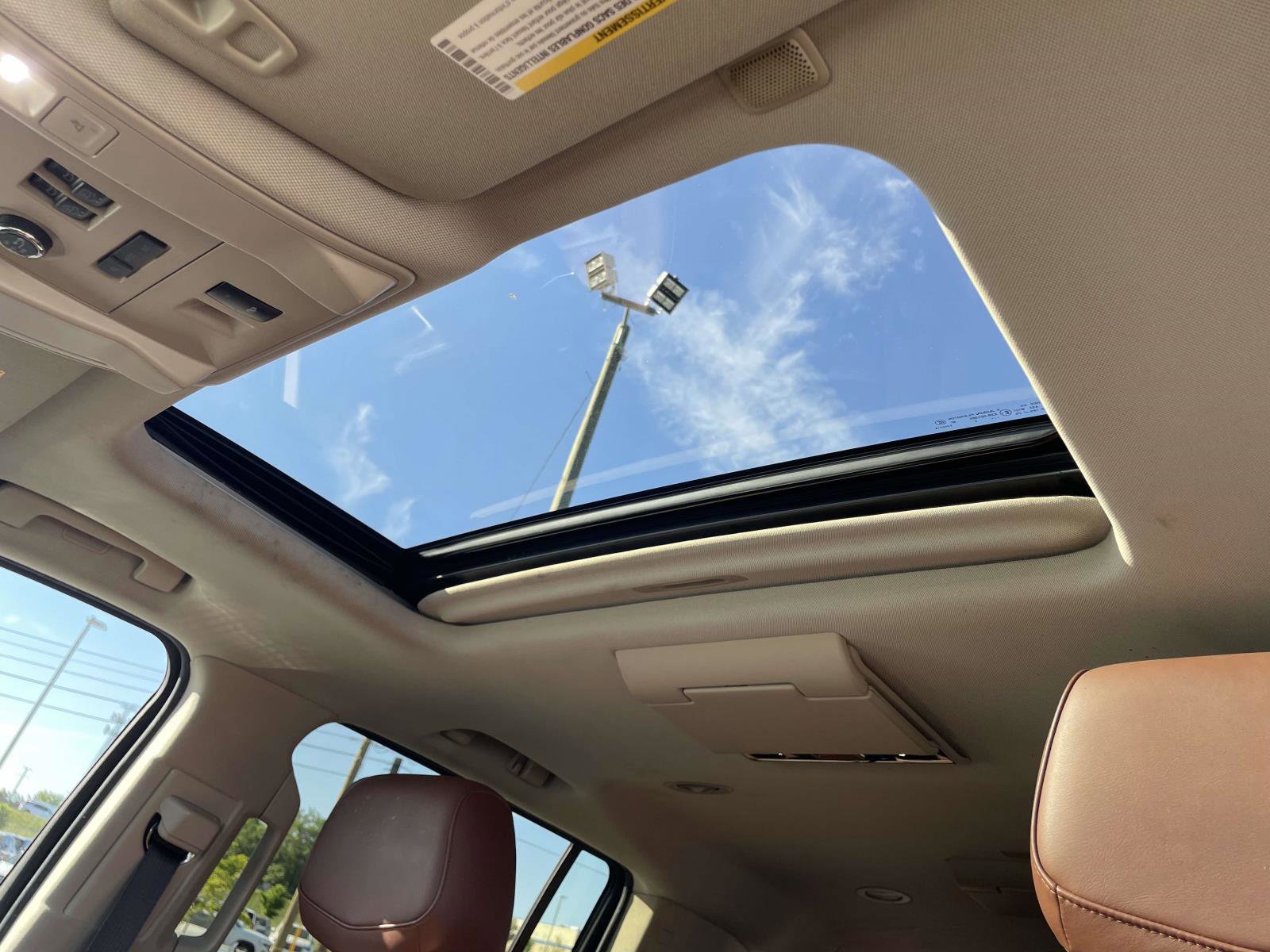 Used 2016 Cadillac Escalade ESV Premium image 19