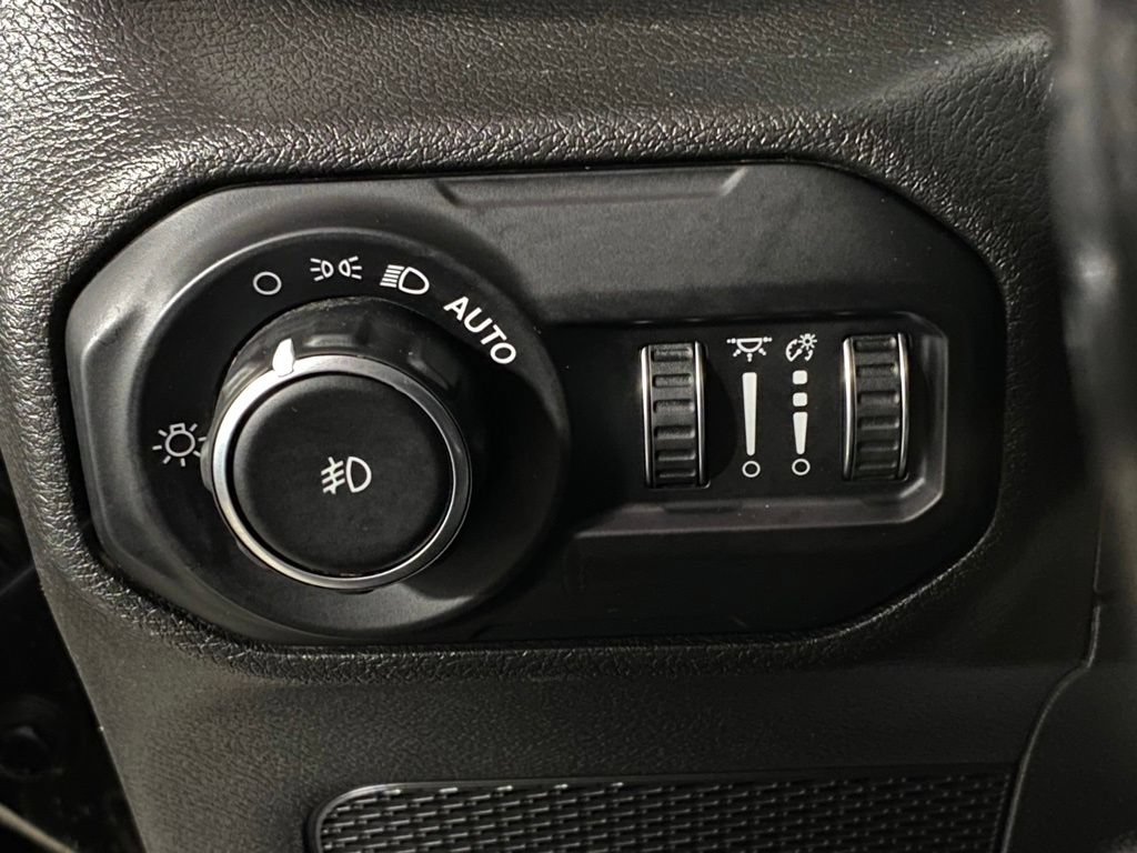 Used 2021 Jeep Wrangler Unlimited Sport AWD/4WD image 16