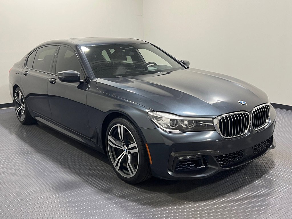 Used 2016 BMW 740i image 4