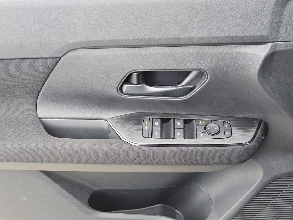 New 2026 Nissan Kicks S w/ Charging Package FWD image 23