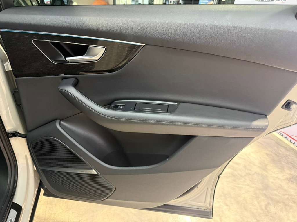 Used 2024 Audi Q7 Premium Plus image 44