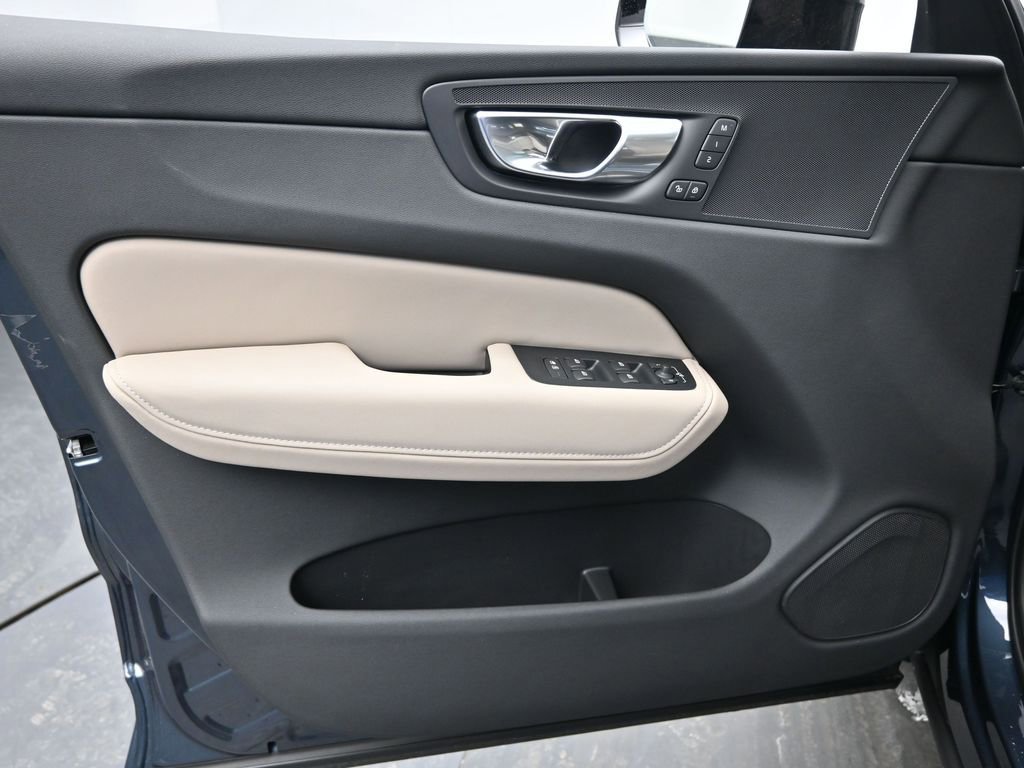 New 2026 Volvo XC60 B5 Plus w/ Climate Package image 22