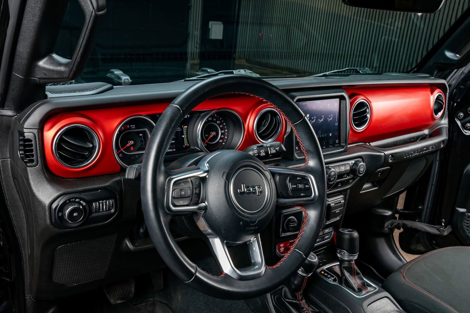 Used 2022 Jeep Wrangler Unlimited Rubicon AWD/4WD image 16